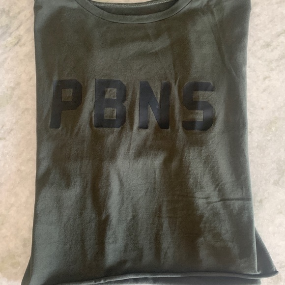 SOLD Alphalete Proud But Never Satisfied Crop - Picture 3 of 3